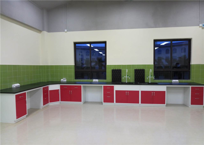 University experiment bench